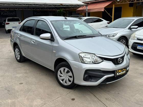 TOYOTA ETIOS 1.5 XS 16V FLEX 4P AUTOMÁTICO TOYOTA ETIOS 1.5 XS 16V FLEX 4P AUTOMÁTICO